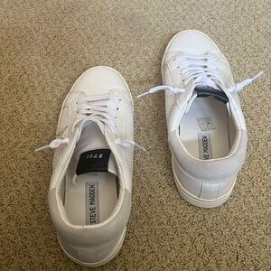 Steve Madden Starling star tennis shoes sneakers size 9 NWOT